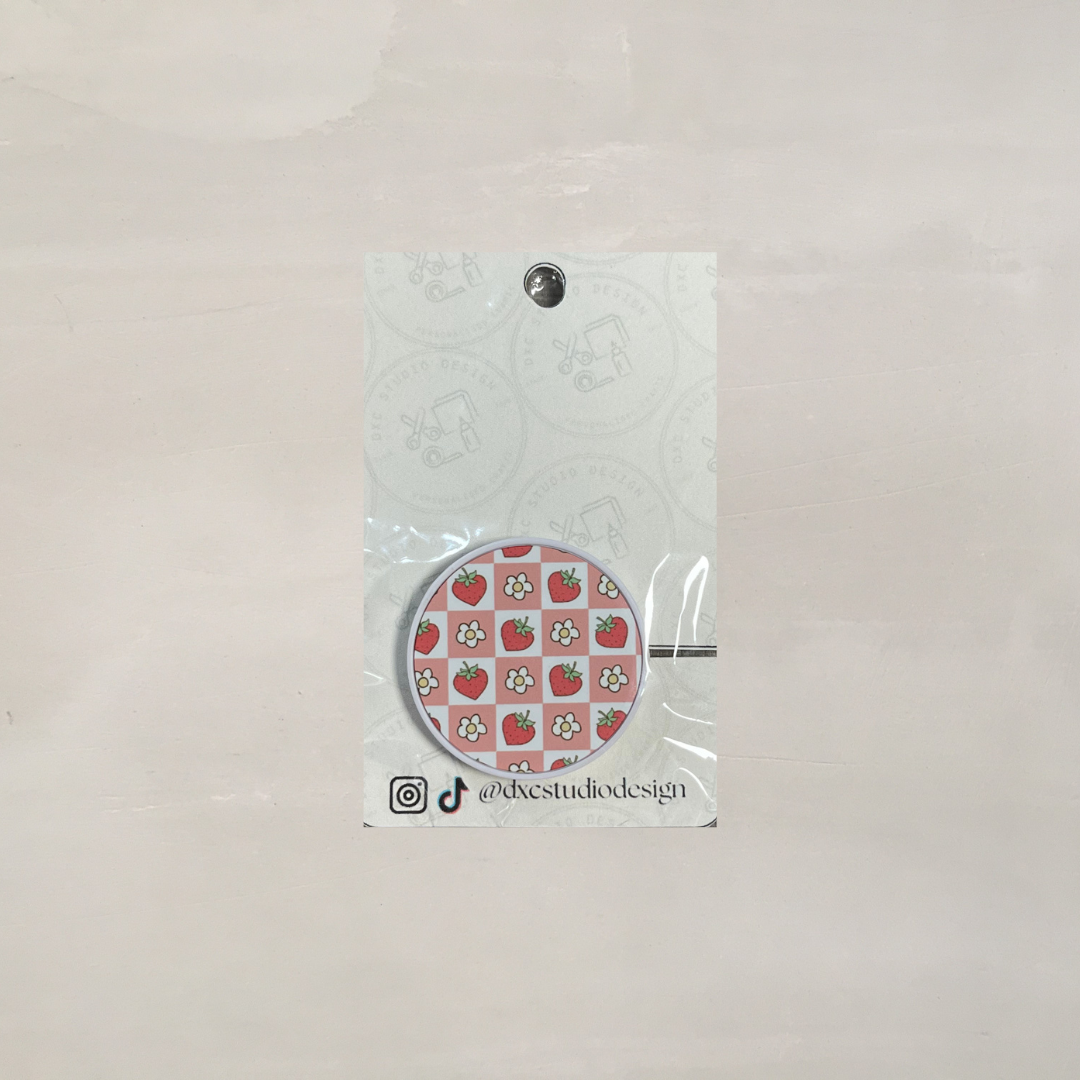 Strawbs and Daisy Checkered Phone Grip