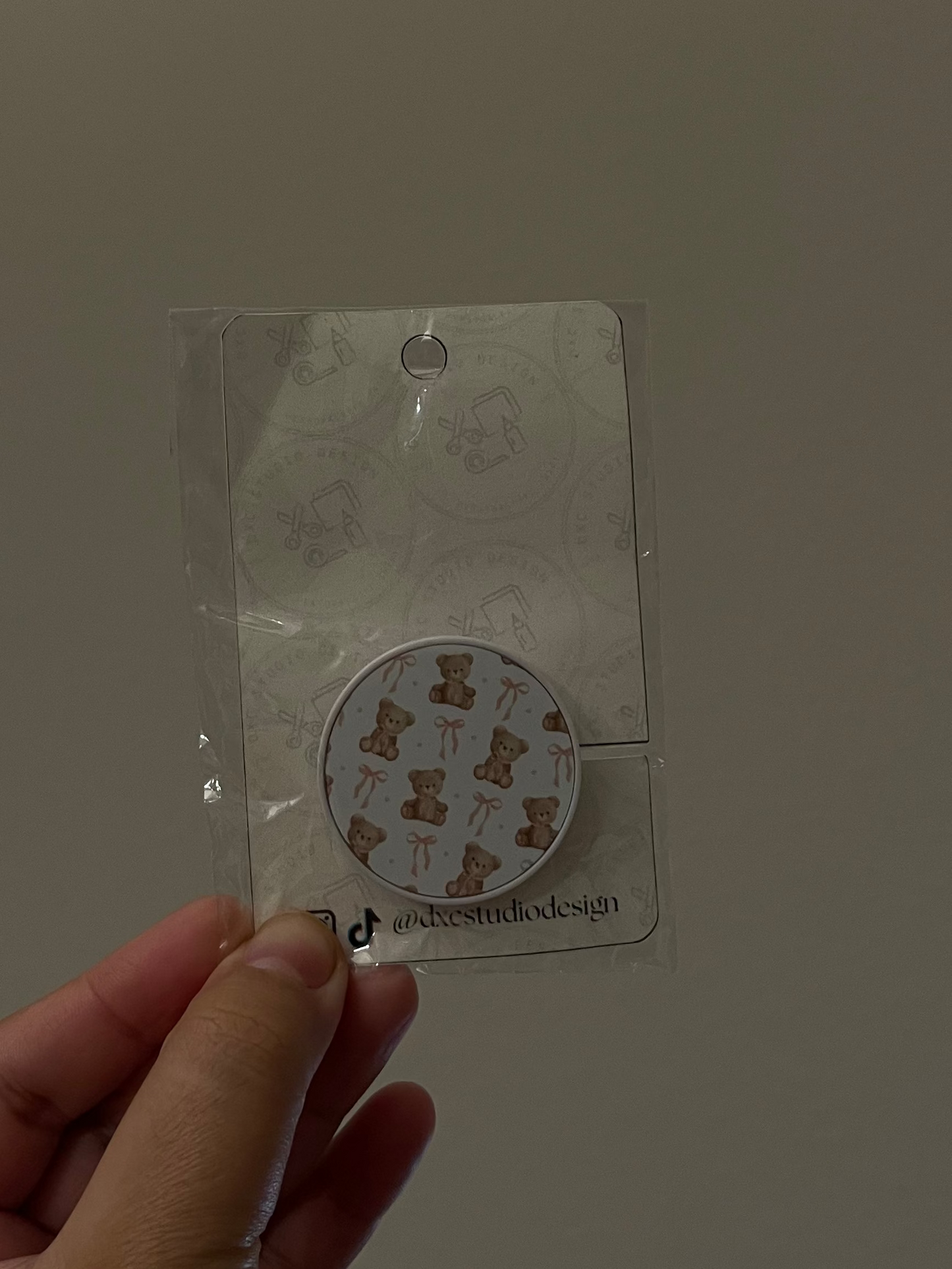 Bear and Bows Phone Grip