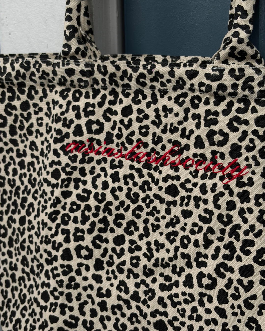 Embroidered Leopard Print Tote Bag Set